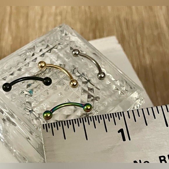 16g 4Pc Set Surgical Stainless Steel Eyebrow/Lip piercing NWT - Picture 4 of 4